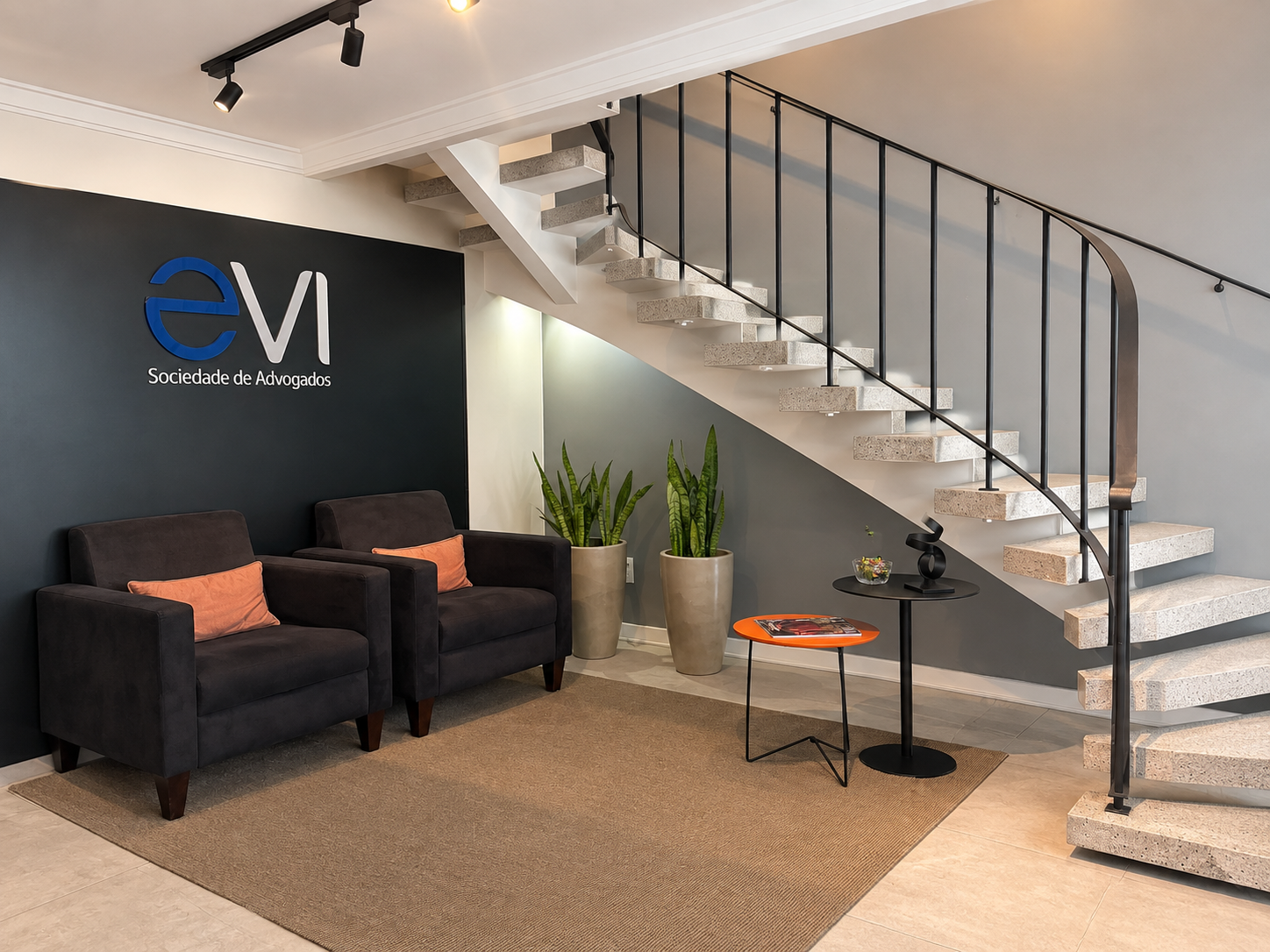 Recepção e sede corporativa da EVI Sociedade de Advogados